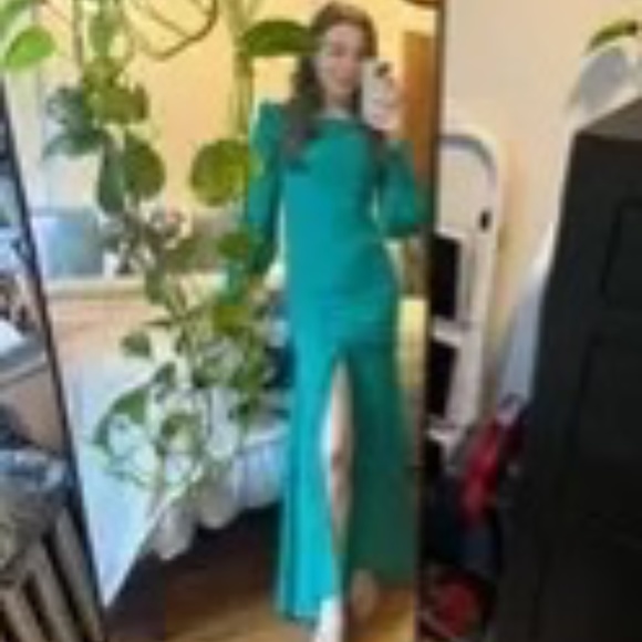 Elegant Green Maxi Dress - Picture 8 of 12